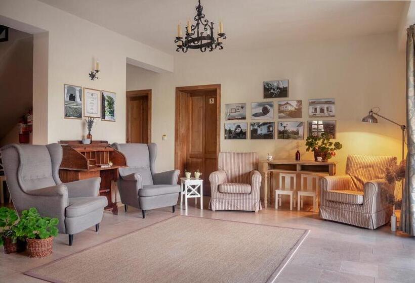 פנסיון Conacul Gaal Kuria