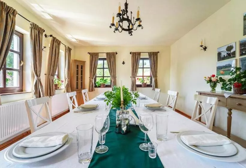 Majatalo Conacul Gaal Kuria