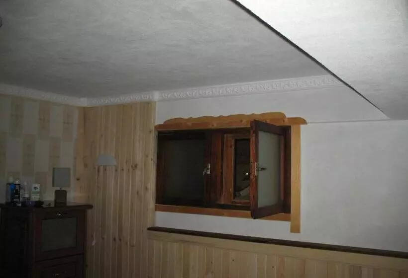 Majatalo Guest House Slivek