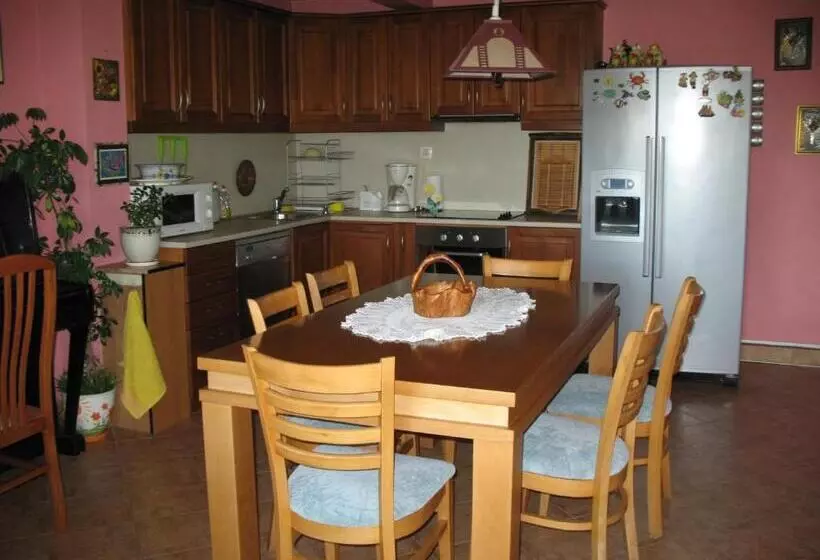 Majatalo Guest House Slivek