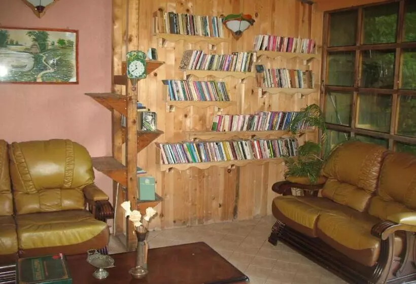 Majatalo Guest House Slivek