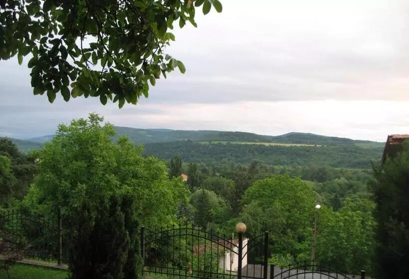 Majatalo Guest House Slivek