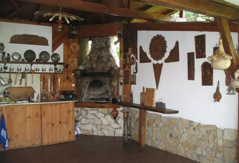 Majatalo Guest House Slivek