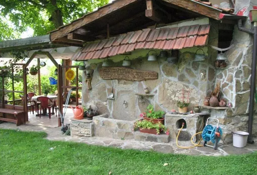 Majatalo Guest House Slivek