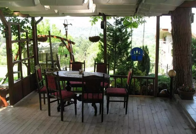 Majatalo Guest House Slivek