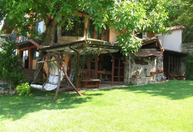 Majatalo Guest House Slivek