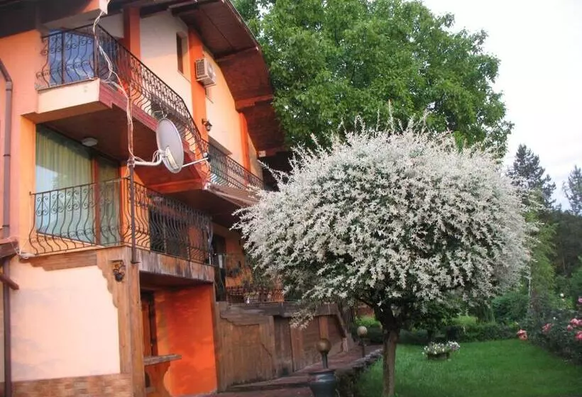 Majatalo Guest House Slivek