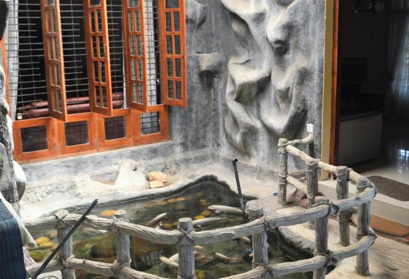 بنسيون Mangala Lodge