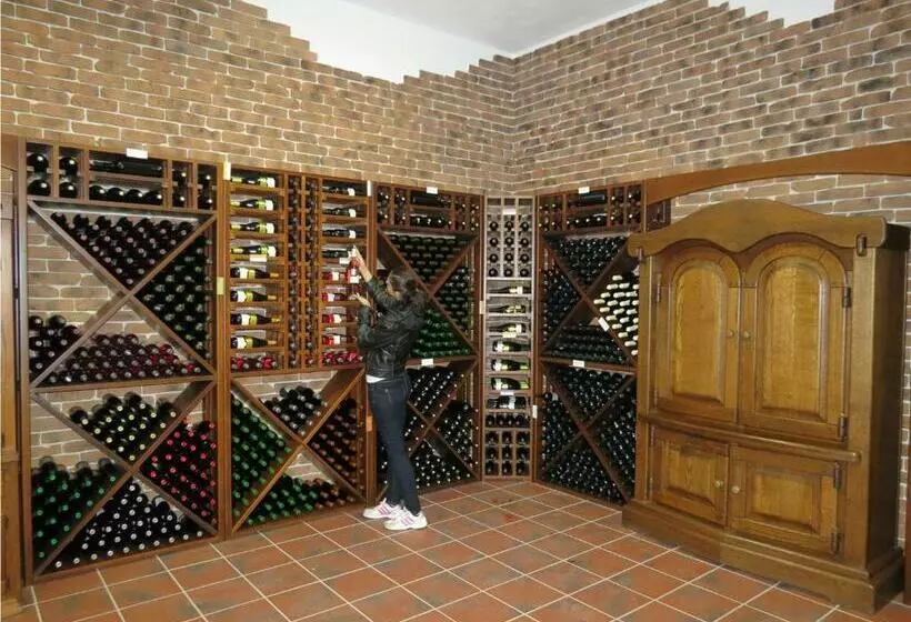 پانسیون Yustina Villas Guest House