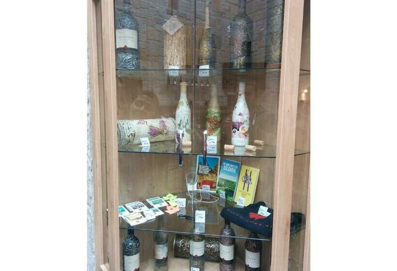 פנסיון Yustina Villas Guest House