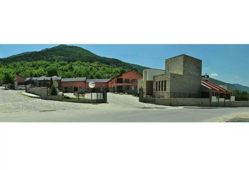 پانسیون Yustina Villas Guest House