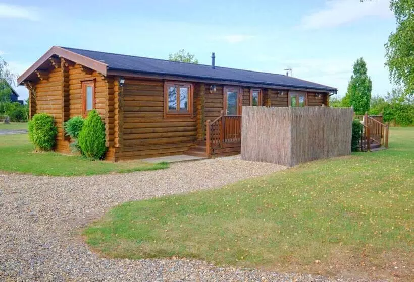 Lomakeskus Laxfield Lodges