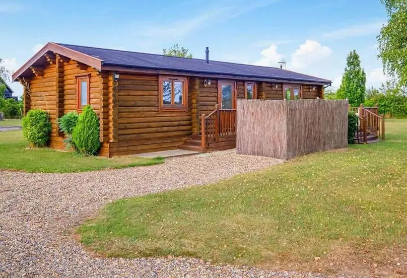 Lomakeskus Laxfield Lodges