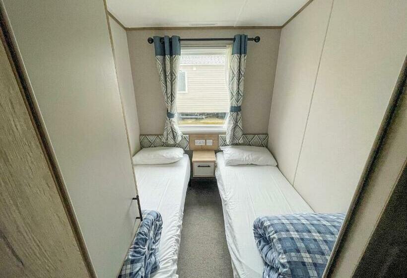 渡假胜地  Skirlington