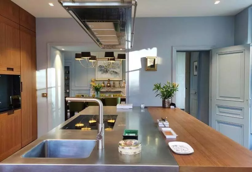 Aamiaismajoitus (B&B) Château De Brinville