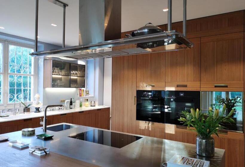 민박 Château De Brinville