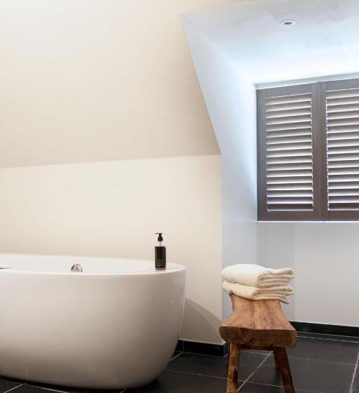 تختخواب و صبحانه La Belle Idee