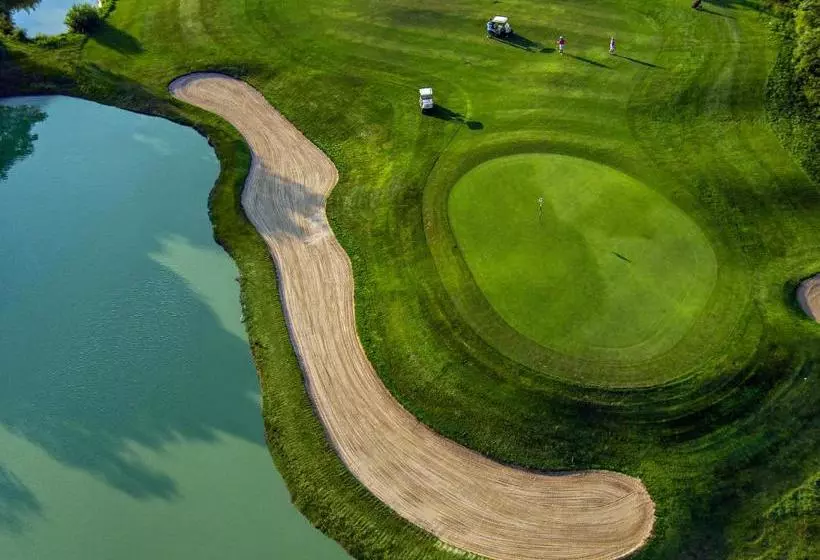 Aamiaismajoitus (B&B) Pannónia Golf & Country Club