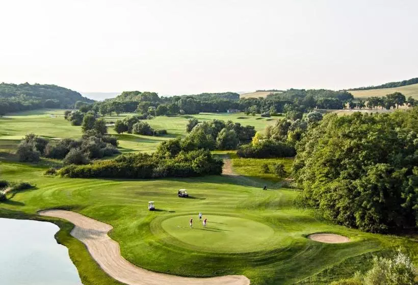 Aamiaismajoitus (B&B) Pannónia Golf & Country Club