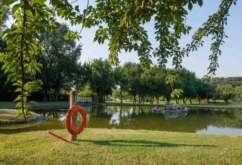 Aamiaismajoitus (B&B) Pannónia Golf & Country Club