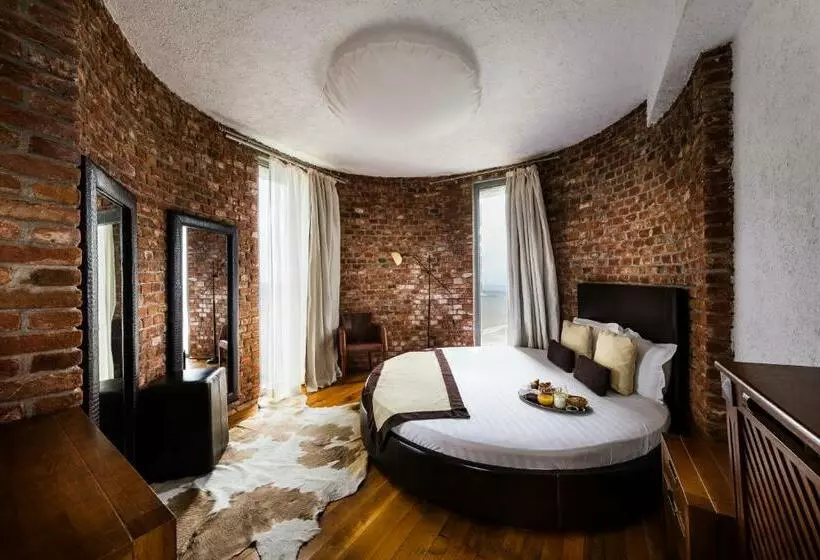 Hotelli Chateau Copsa Complex