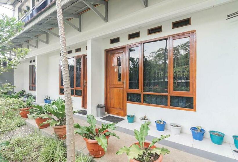 فندق Erika Homestay Mitra Reddoorz