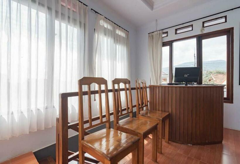 فندق Erika Homestay Mitra Reddoorz
