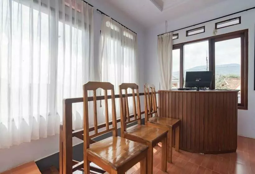 Hotelli Erika Homestay Mitra Reddoorz