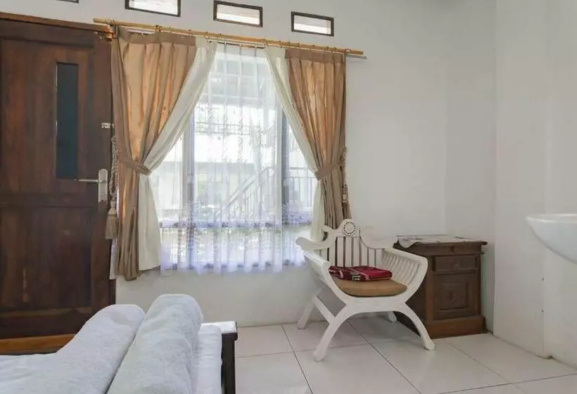 Hotelli Erika Homestay Mitra Reddoorz