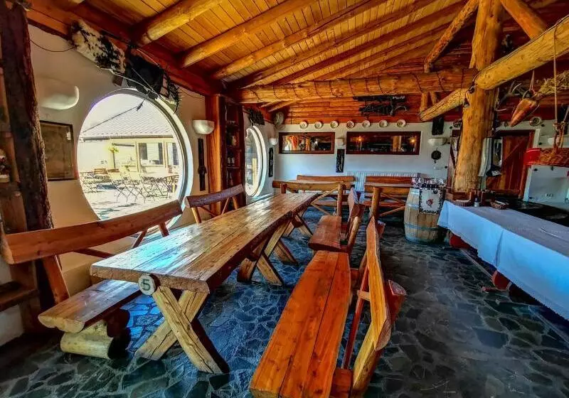 Hotelli Ferma Dacilor