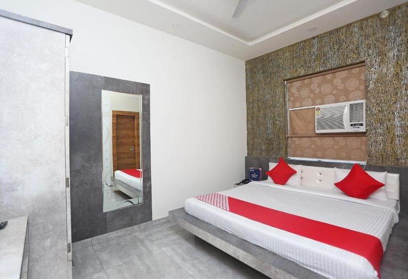 فندق Oyo 17312 Tandoori Veg