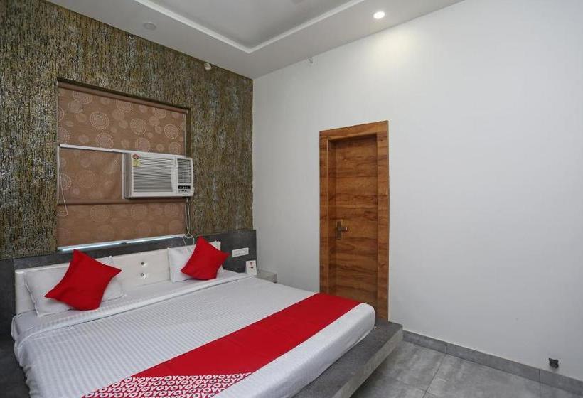 فندق Oyo 17312 Tandoori Veg