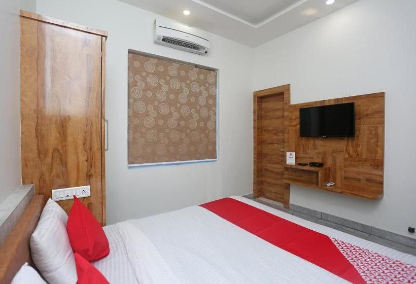 فندق Oyo 17312 Tandoori Veg