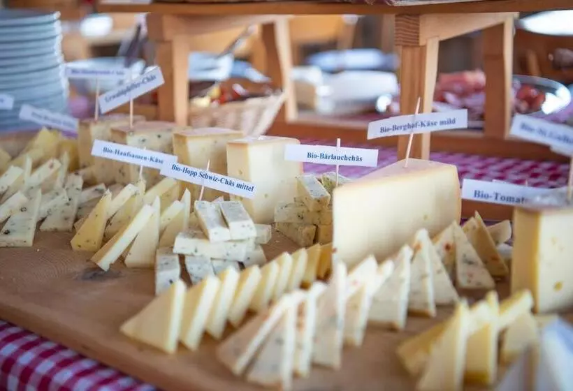 Hotelli Restaurant Und Kaeserei Berghof