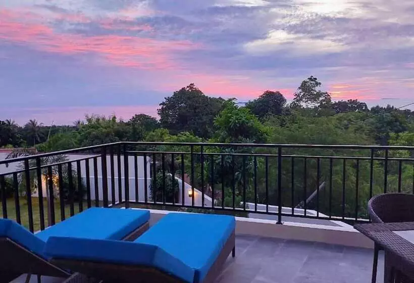 Hotelli The Happinezz Hills