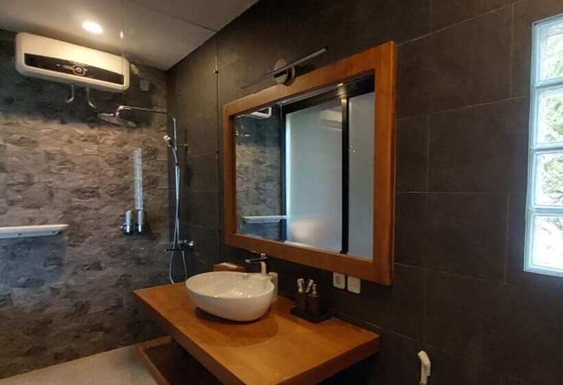 Hotel The Happinezz Hills