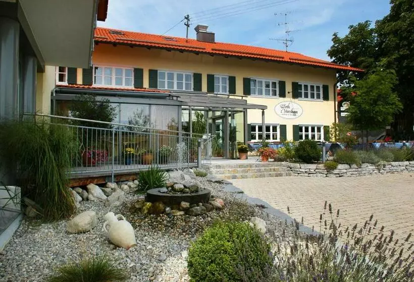 Hotelli Wirth Z ´ Moosham