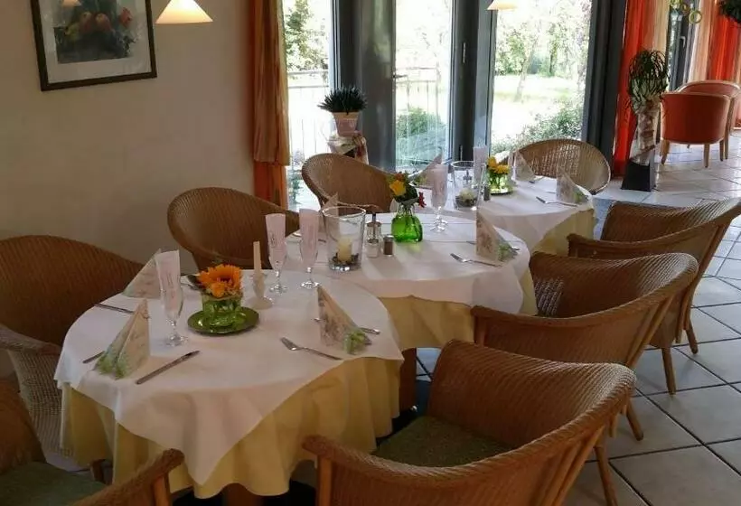 Hotelli Wirth Z ´ Moosham