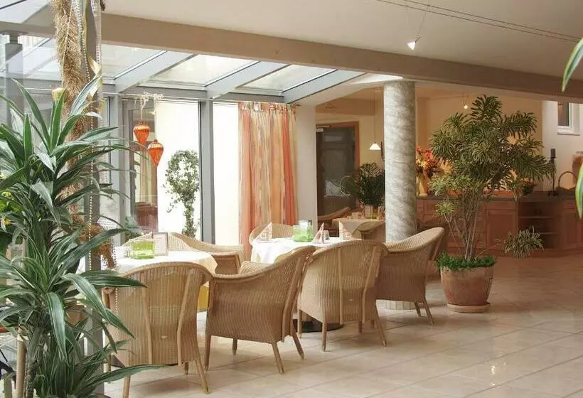 Hotelli Wirth Z ´ Moosham