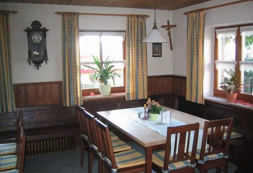 Hotelli Wirth Z ´ Moosham