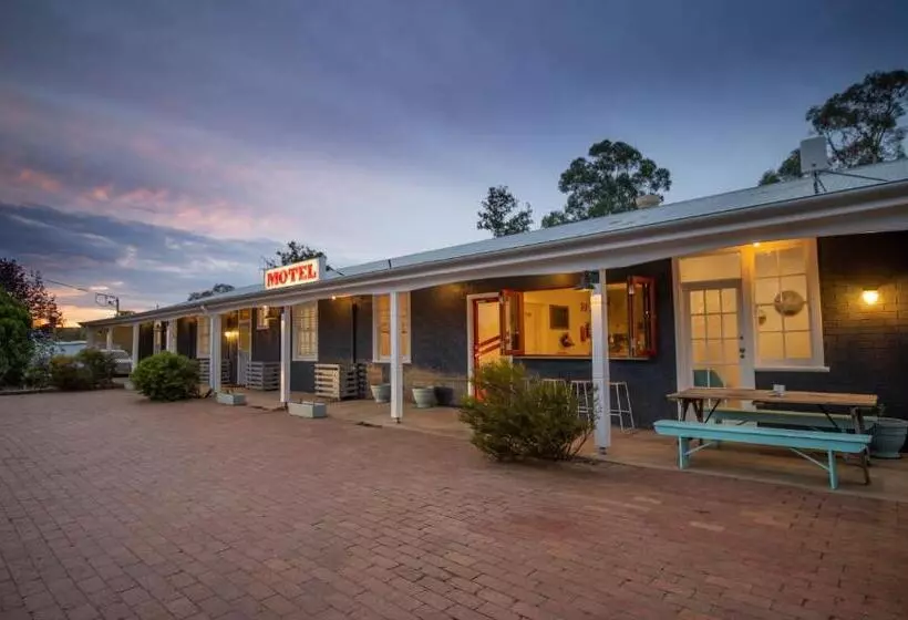 モーテル The Platypus Accommodation & Cafe