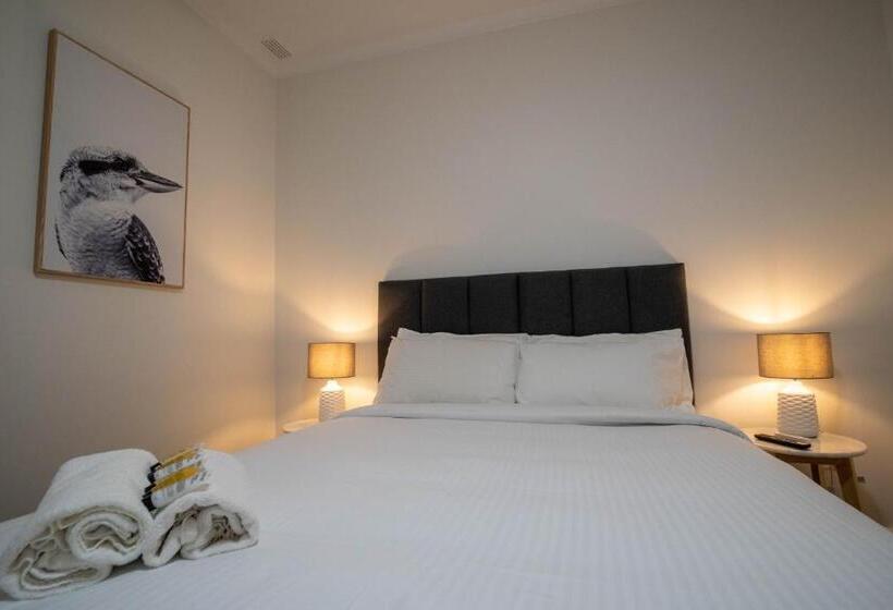 فندق على الطريق The Platypus Accommodation & Cafe