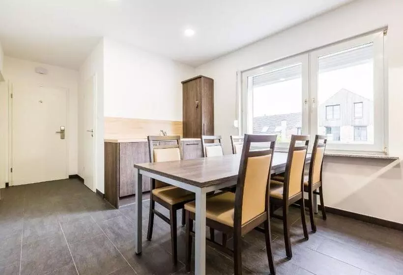 ペンション Deluxe Haus Glessen   Zentral Zu Köln!