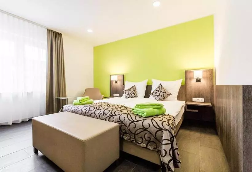 ペンション Deluxe Haus Glessen   Zentral Zu Köln!