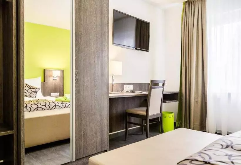 ペンション Deluxe Haus Glessen   Zentral Zu Köln!