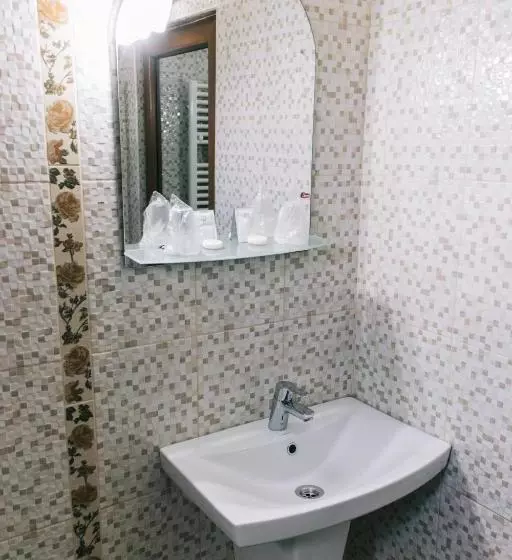 ペンション La Tusi Lovrin