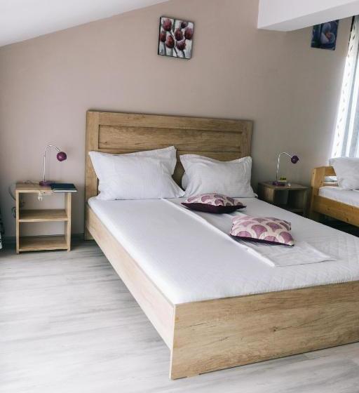 Pensjonat La Tusi Lovrin