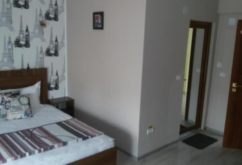 Pensjonat La Tusi Lovrin