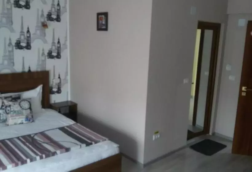 ペンション La Tusi Lovrin