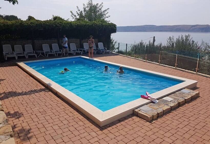 فندق صغير Camping Odmoree Campsite